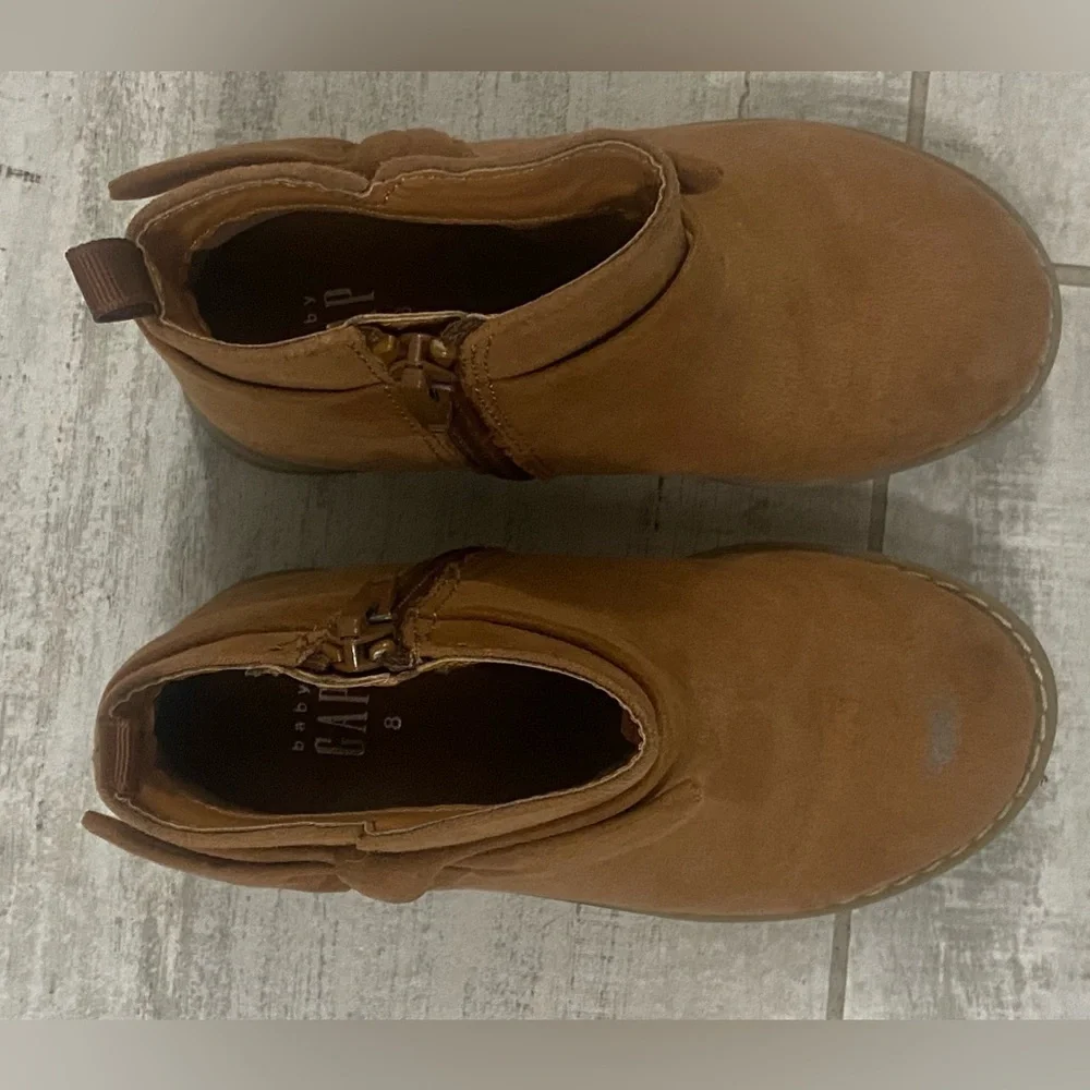Baby Gap Tan Faux Suede Bow Boots for Girl’s, size 8